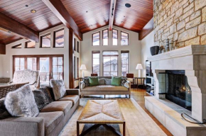 Gorgeous 5 Bedroom Private Chalet in Vail Village